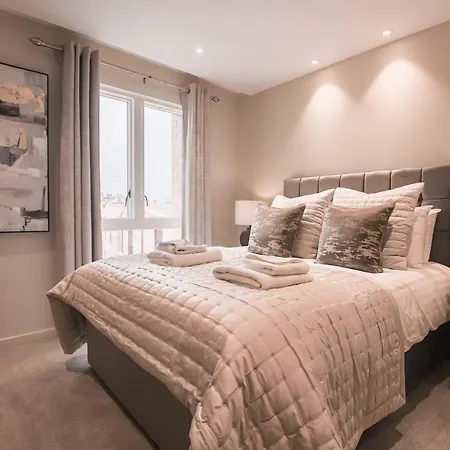 Entire 2 Bed - No. 49 - The Cosy Collection Ltd